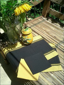 so chic ligne de sets de table madras 6 noirs et jaune 6 serviettes noires et jaunes