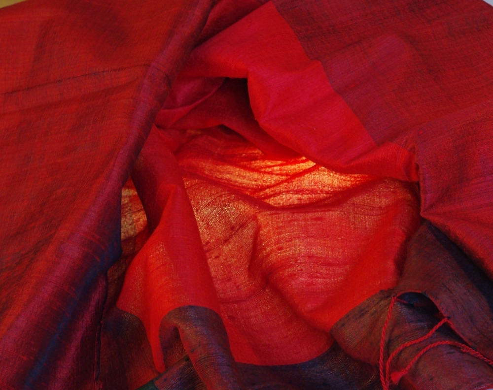 etole soie sauvage tissee main effet chatoyant rouge bordeau cambodge