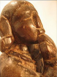figurine poupee bois antiquite dieu krisna vole le beurre inde