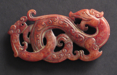 sculpture jade rouge antiquite bijou dragons entrelaces chine