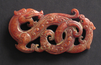 sculpture jade rouge antiquite bijou dragons entrelaces chine