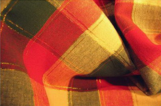 nappe couvre lit carreaux madras coton blanc vert rouge fil or tisse main inde