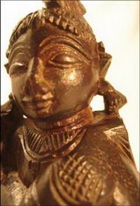 figurine poupee bois antiquite dieu krisna joue de la flûte inde