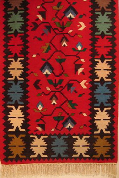 tapis kilim coton laine decor floral fond rouge bulgarie