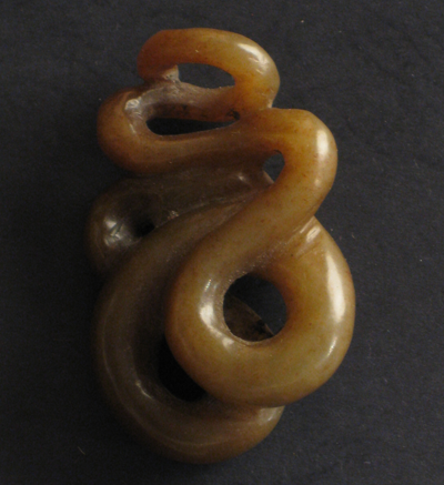 sculpture jade brun antiquite bijou serpent chine