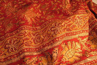 nappe coton kalamkari impression tampon decor floral rouge jaune tisse main inde