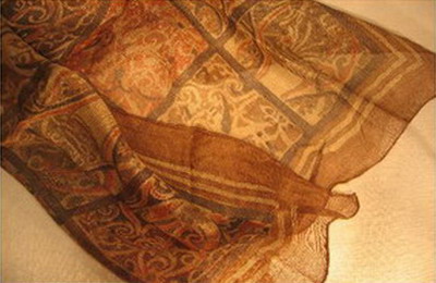 chale soie tisse main imprime au tampon rouge brun kalamkari inde